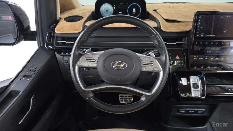 Hyundai Staria