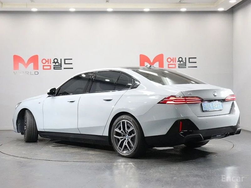 BMW i5