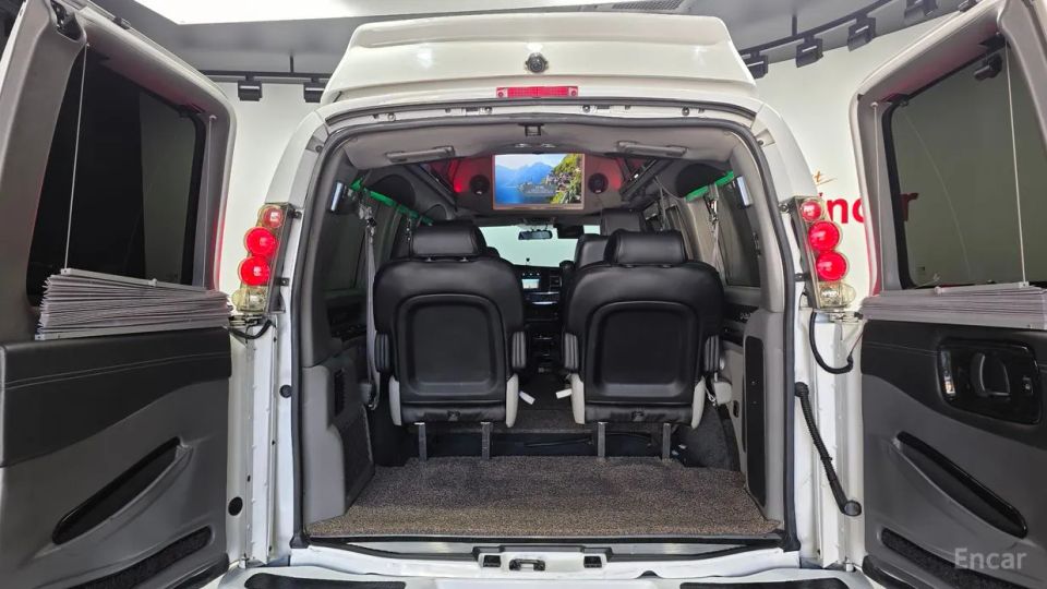 Chevrolet Express Van