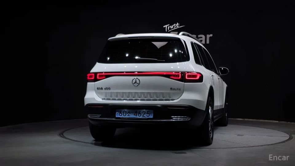 Mercedes-Benz EQB
