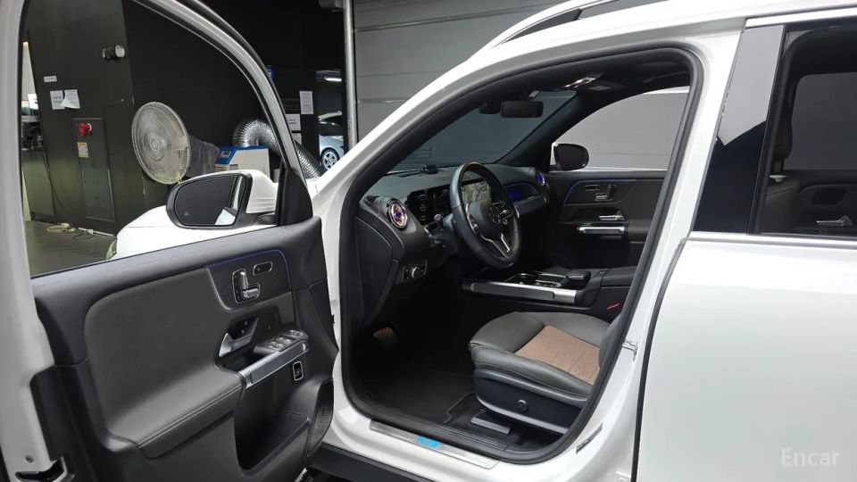 Mercedes-Benz EQB