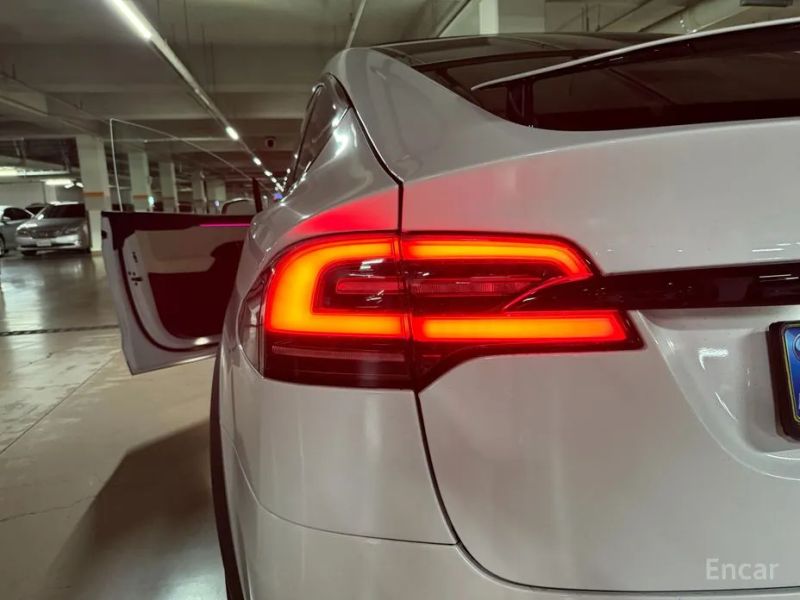 Tesla model-x