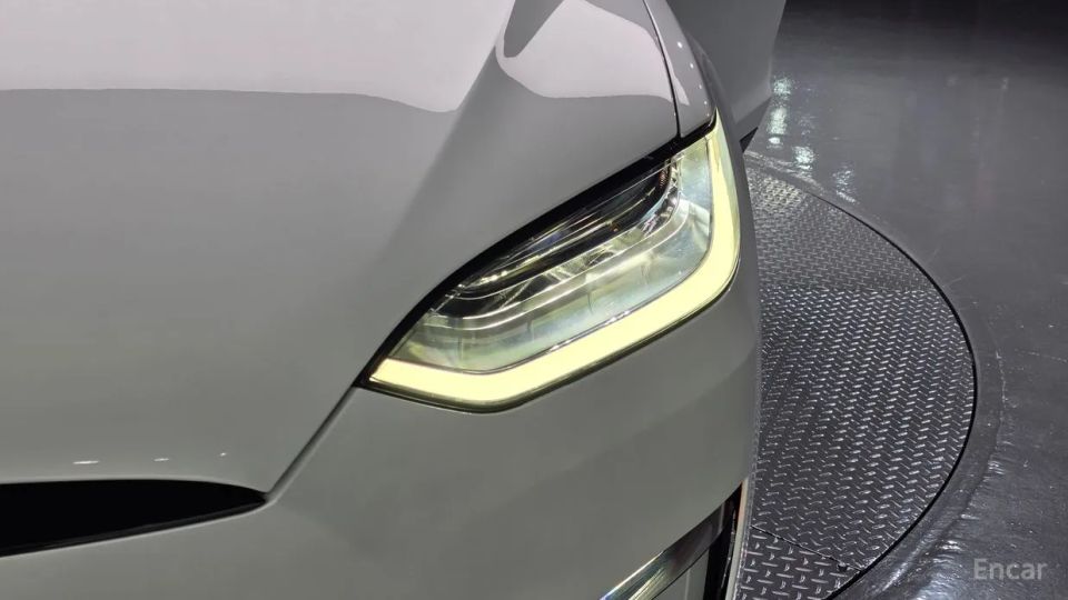 Tesla model-x