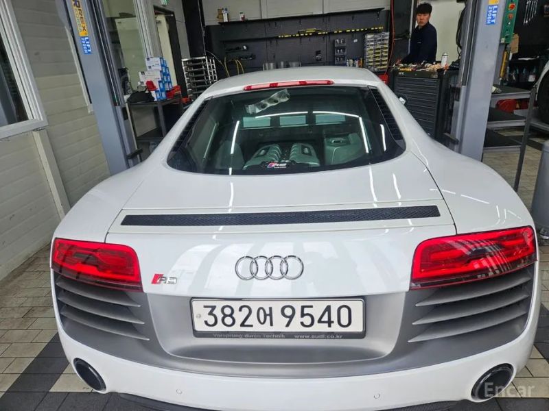 Audi R8