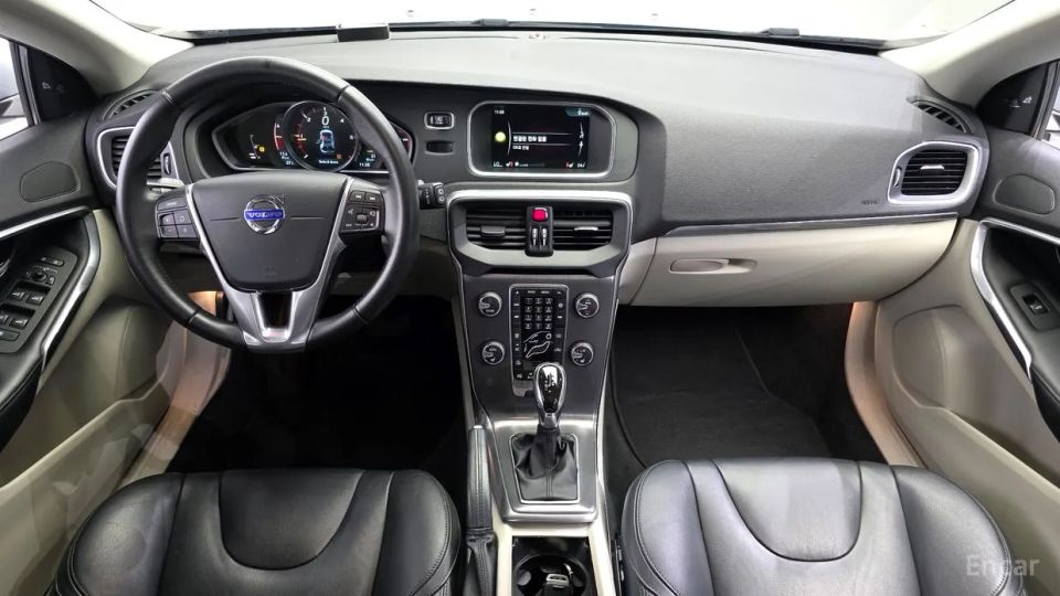 Volvo V40