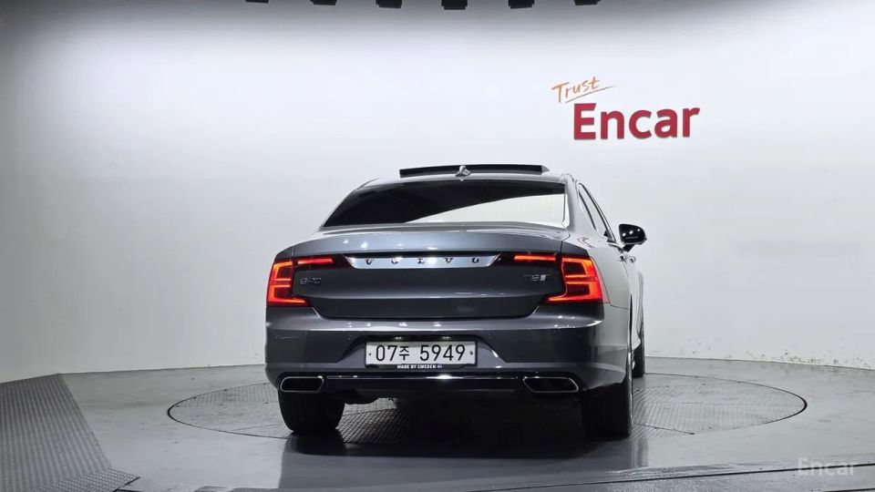 Volvo S90
