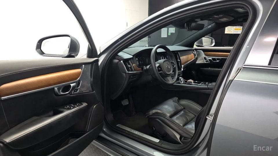 Volvo S90