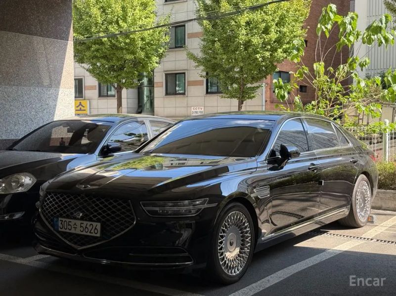 Genesis G90