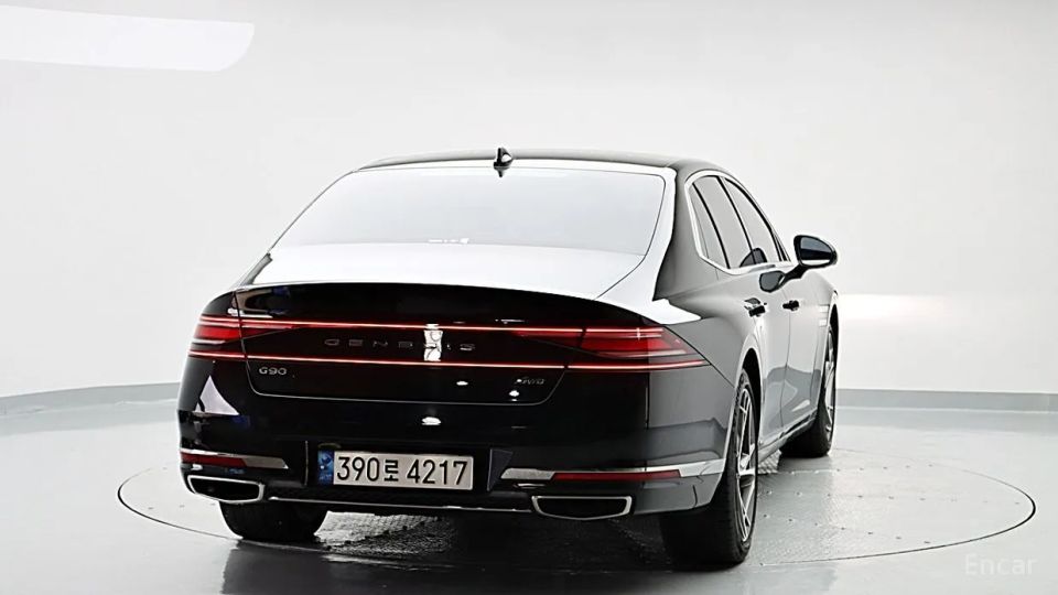 Genesis G90