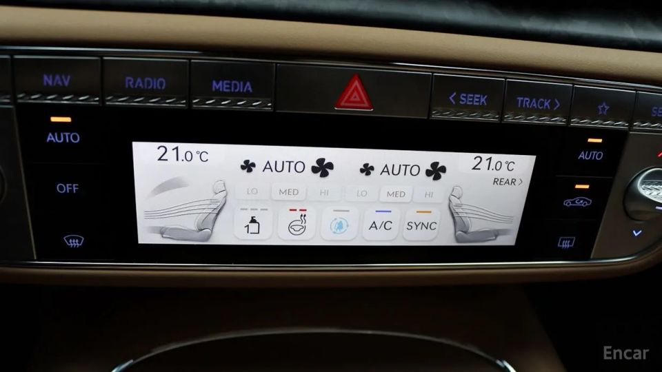 Genesis G90