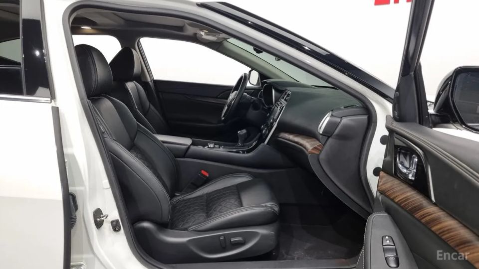 Nissan Maxima