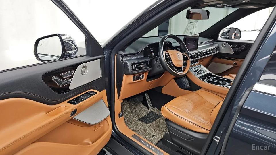 Lincoln Aviator