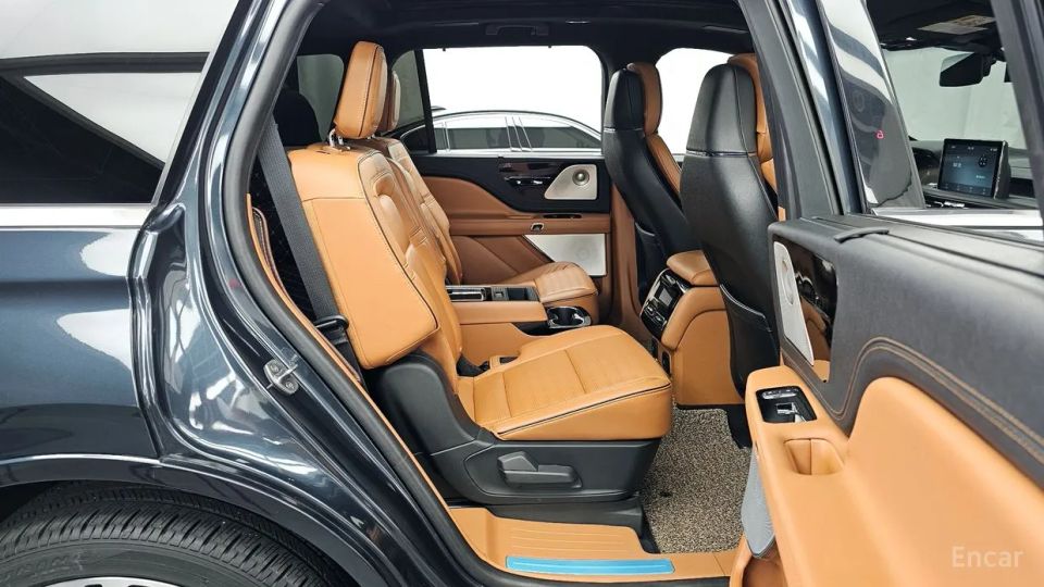 Lincoln Aviator