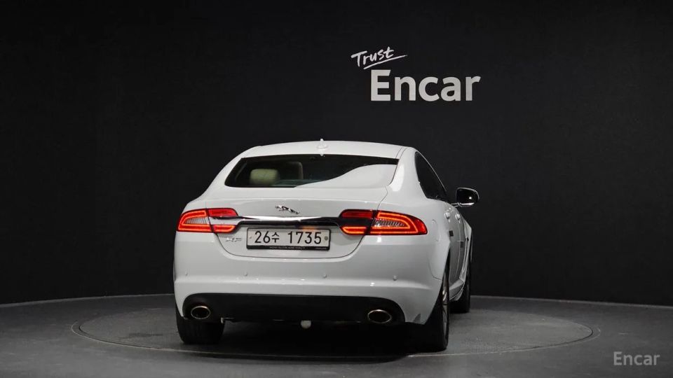 Jaguar xf