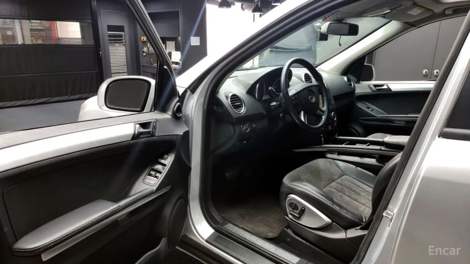 Mercedes-Benz M-class