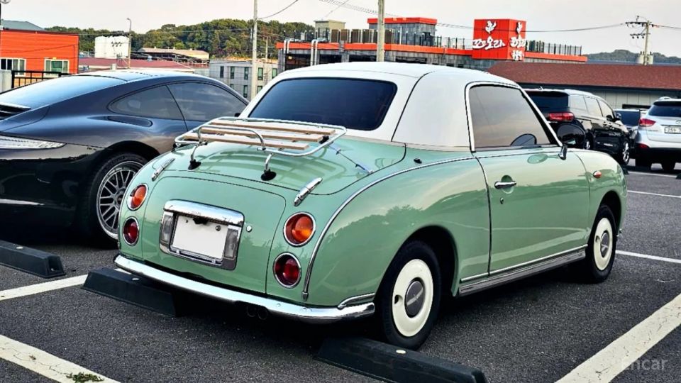Nissan Figaro
