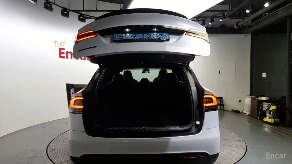 Tesla model-x
