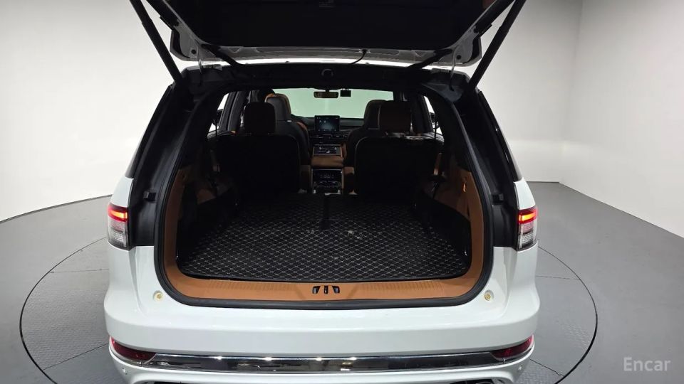 Lincoln Aviator