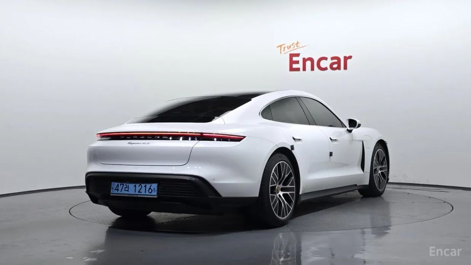 Porsche Taycan