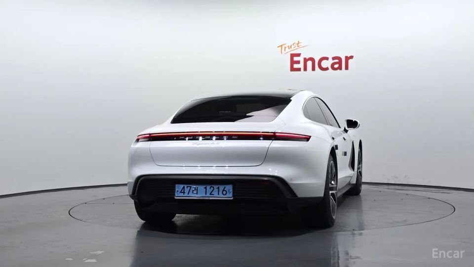 Porsche Taycan