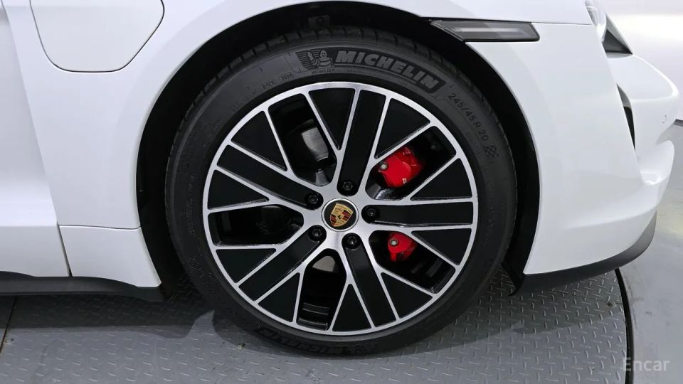 Porsche Taycan