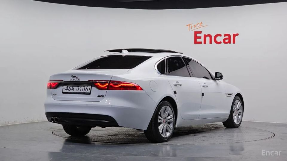 Jaguar xf