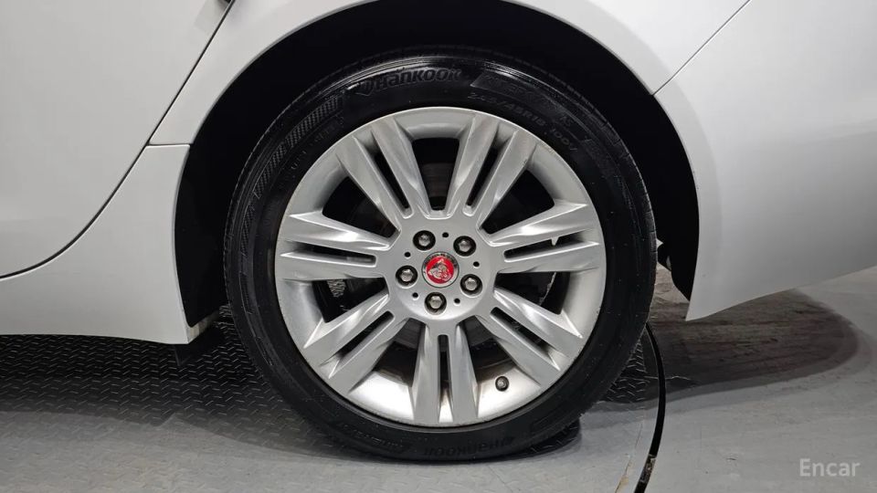 Jaguar xf