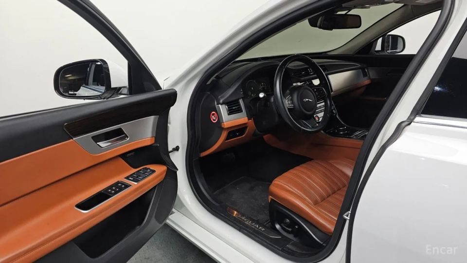 Jaguar xf