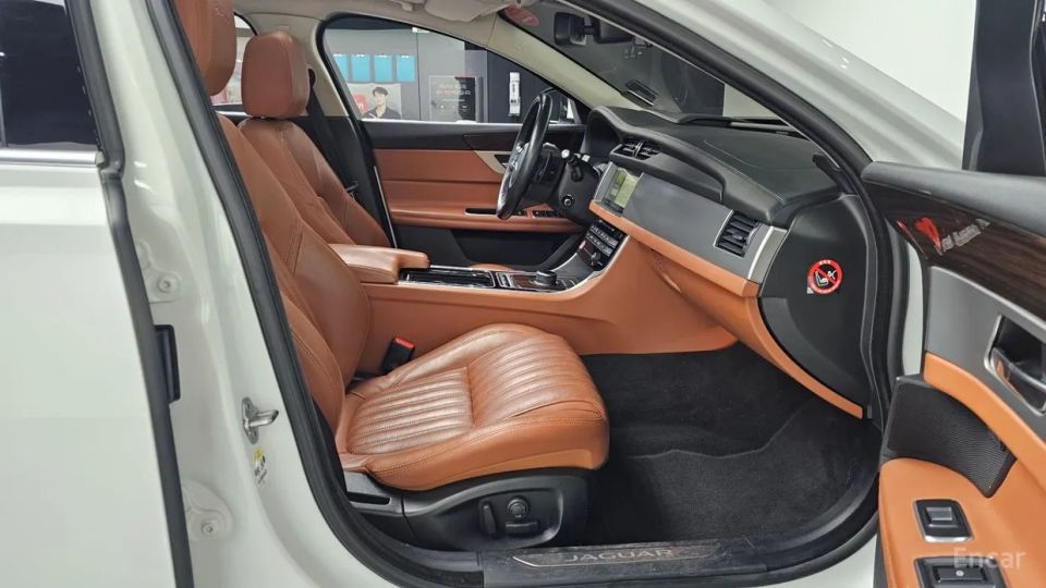 Jaguar xf