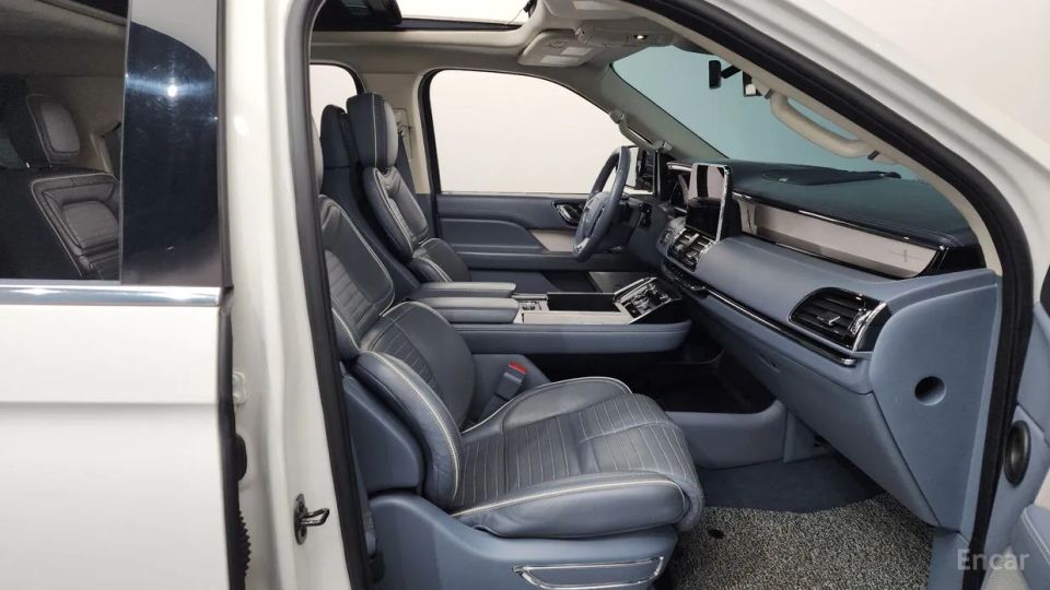 Lincoln Navigator