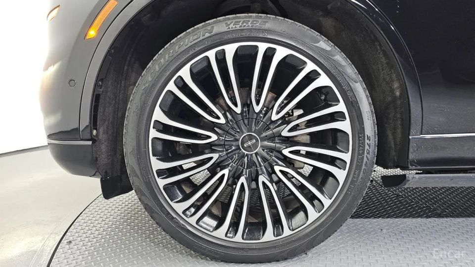 Lincoln Aviator