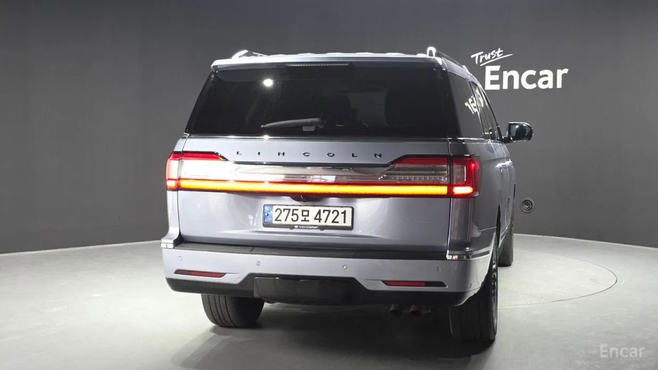 Lincoln Navigator