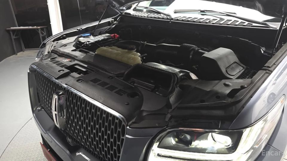 Lincoln Navigator