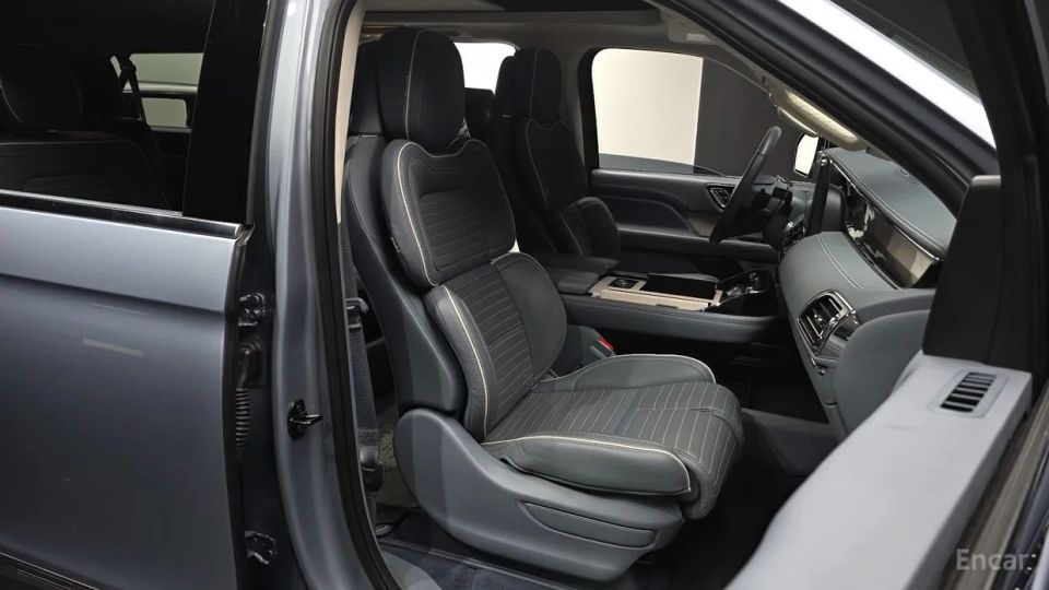 Lincoln Navigator