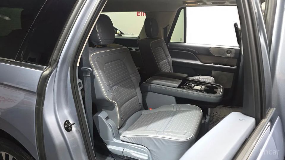 Lincoln Navigator