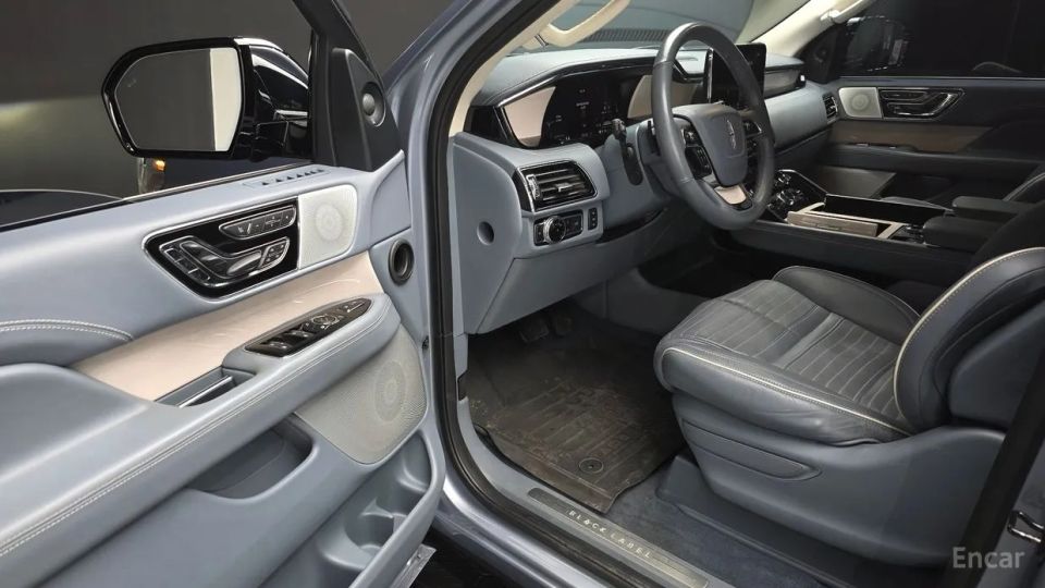 Lincoln Navigator