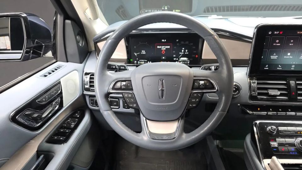 Lincoln Navigator