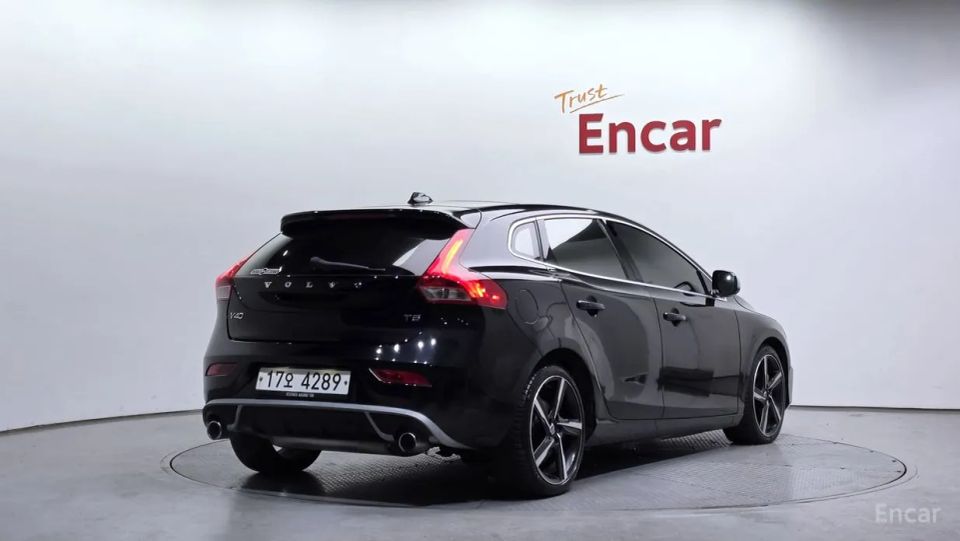 Volvo V40