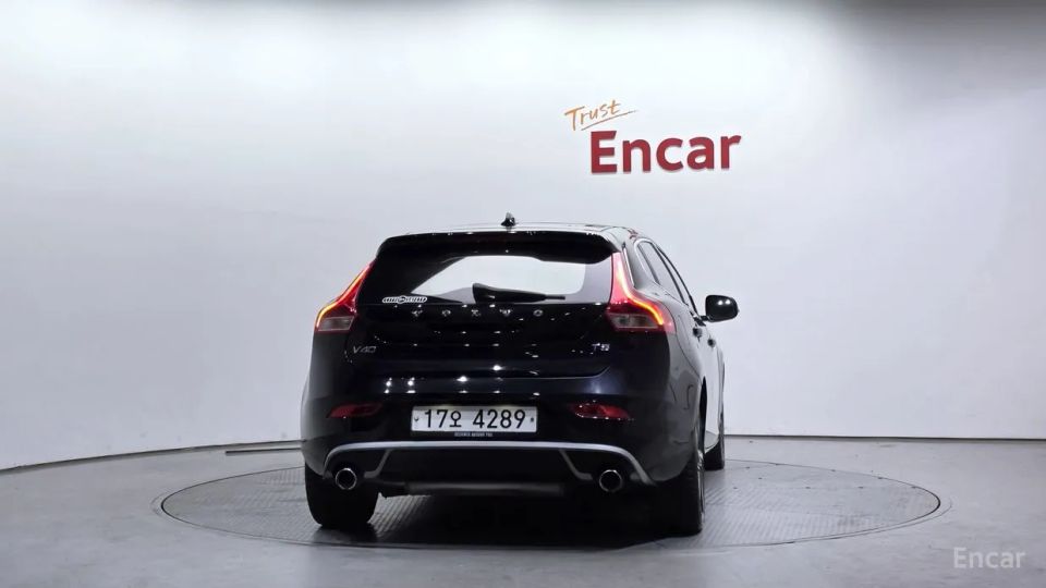 Volvo V40
