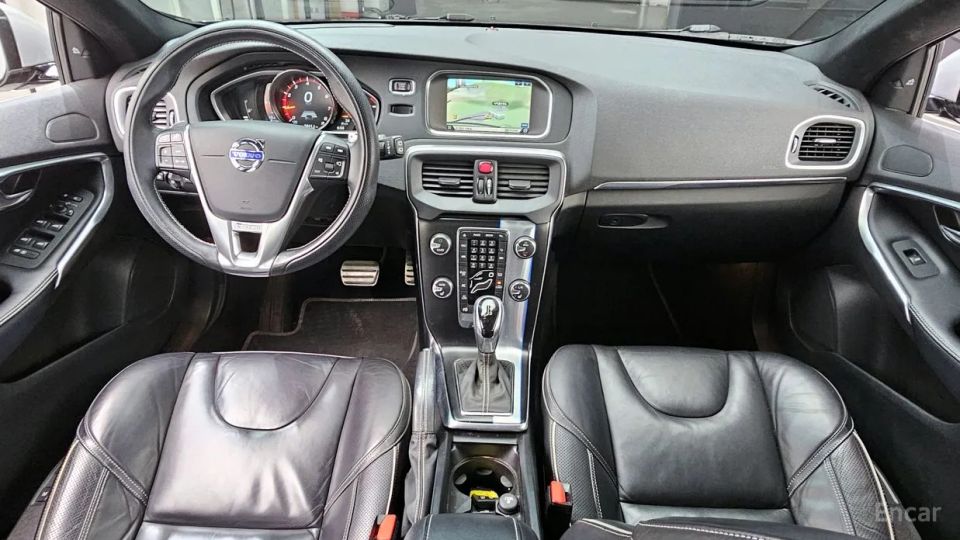 Volvo V40