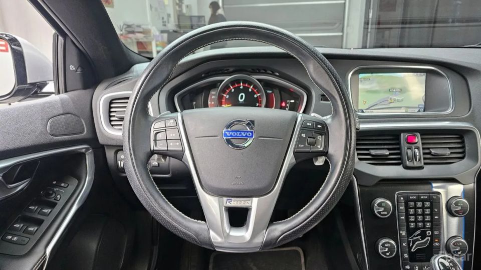 Volvo V40