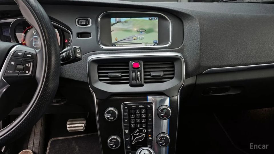 Volvo V40