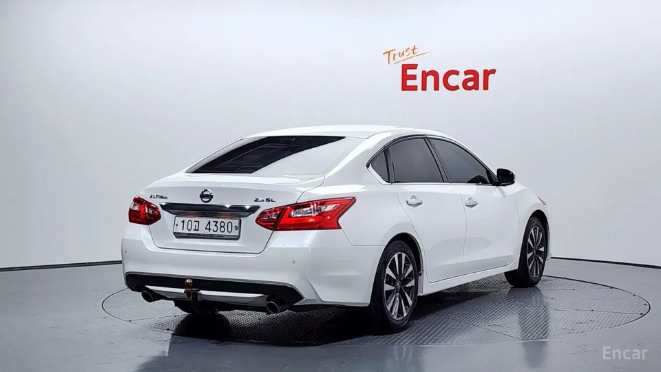 Nissan altima