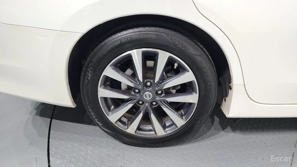 Nissan altima