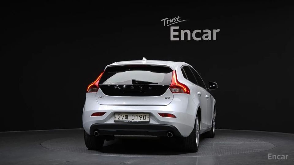 Volvo V40