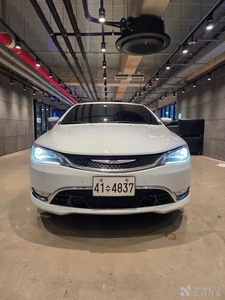 Chrysler 200