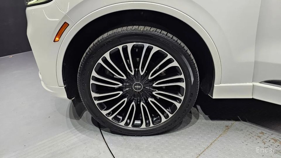 Lincoln Aviator