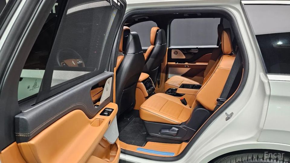 Lincoln Aviator