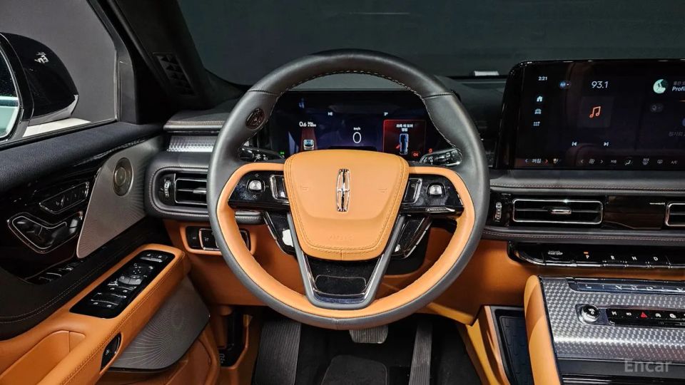 Lincoln Aviator