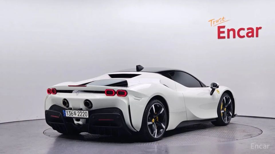 Ferrari SF90